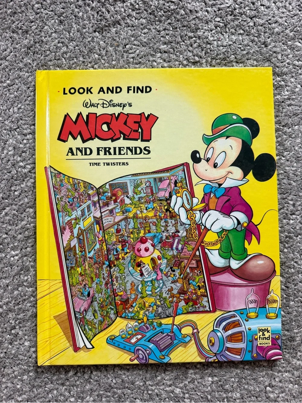 Walt Disney Mickey and Friends Look and Find Book